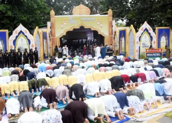 জাতীয় ঈদগাহে প্রধান জামাত ও বায়তুল মোকাররমসহ রাজধানীতে ঈদের জামাত অনুষ্ঠিত