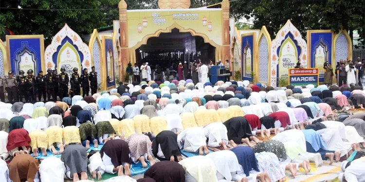জাতীয় ঈদগাহে প্রধান জামাত ও বায়তুল মোকাররমসহ রাজধানীতে ঈদের জামাত অনুষ্ঠিত