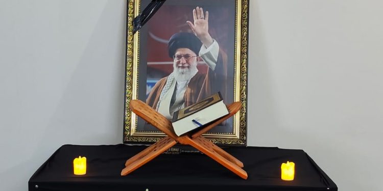 সর্বোচ্চ নেতার শাহাদাত: ইরানে ৪০ দিনের জাতীয় শোক, ৭ দিন সরকারি ছুটি ঘোষণা